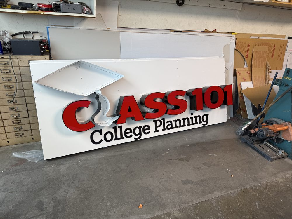 Class 101 College Planning sign in workshop.